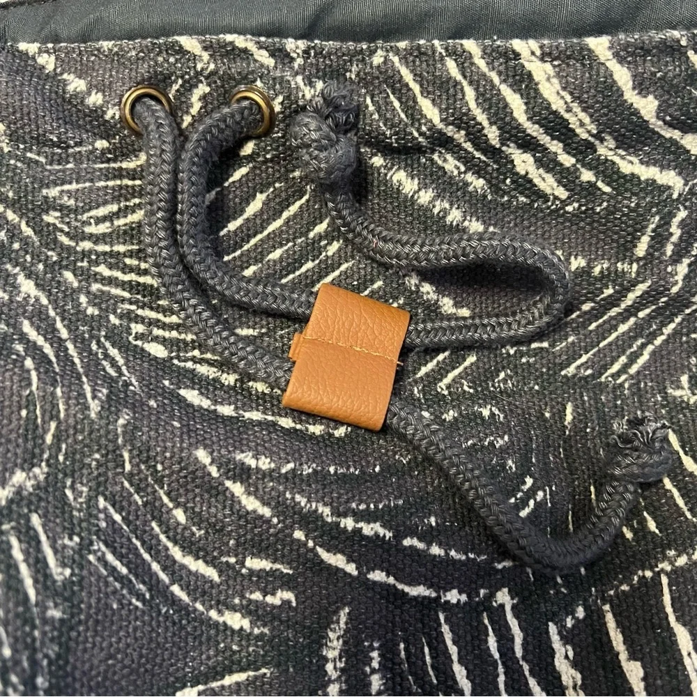 Lu & Elle‎ Paradise Palm Backpack & Wallet New with Tags